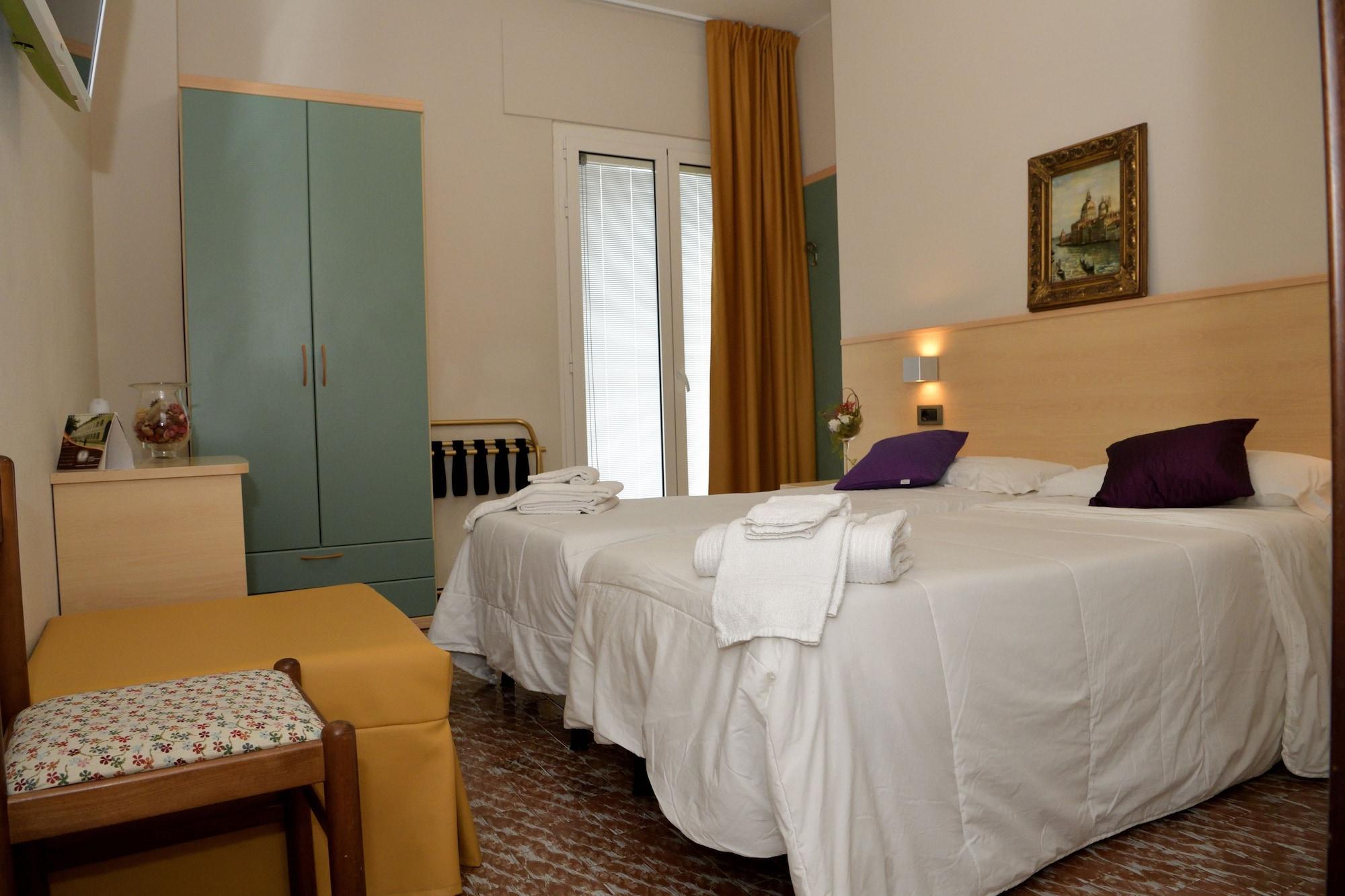 Hotel San Benedetto Пескьера-дель-Гарда Экстерьер фото